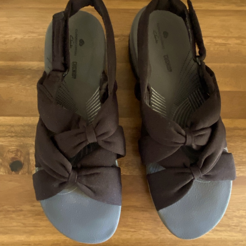 Clarks Womens Cloudsteppers Strap Sandals size 9